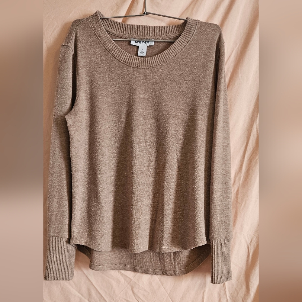 🦋2 for $20: NINE west sweater